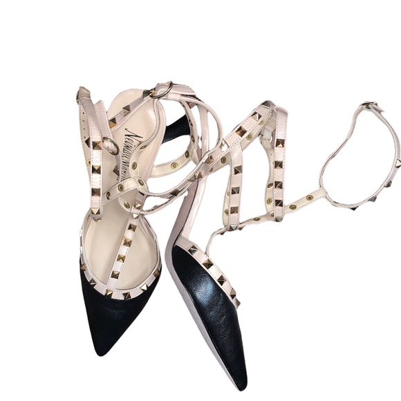 NEIMAN MARCUS ROCKSTUDS TRIPLE STRAPS LEATHER PUMPS SIZE 7 1/2 - Picture 3 of 7